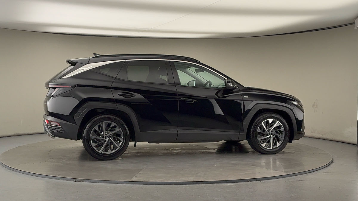 More views of Hyundai TUCSONix35