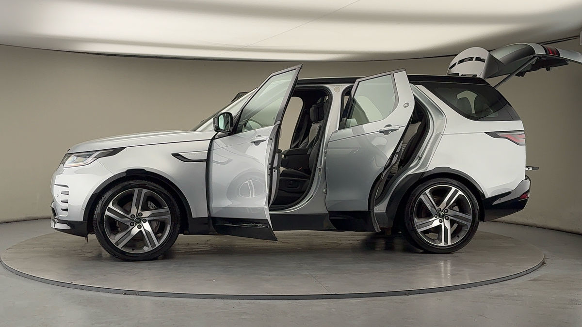 More views of Land Rover Discovery