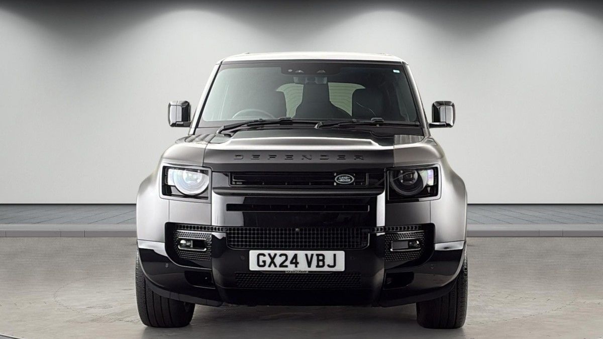 Land Rover Defender 110 Image 3
