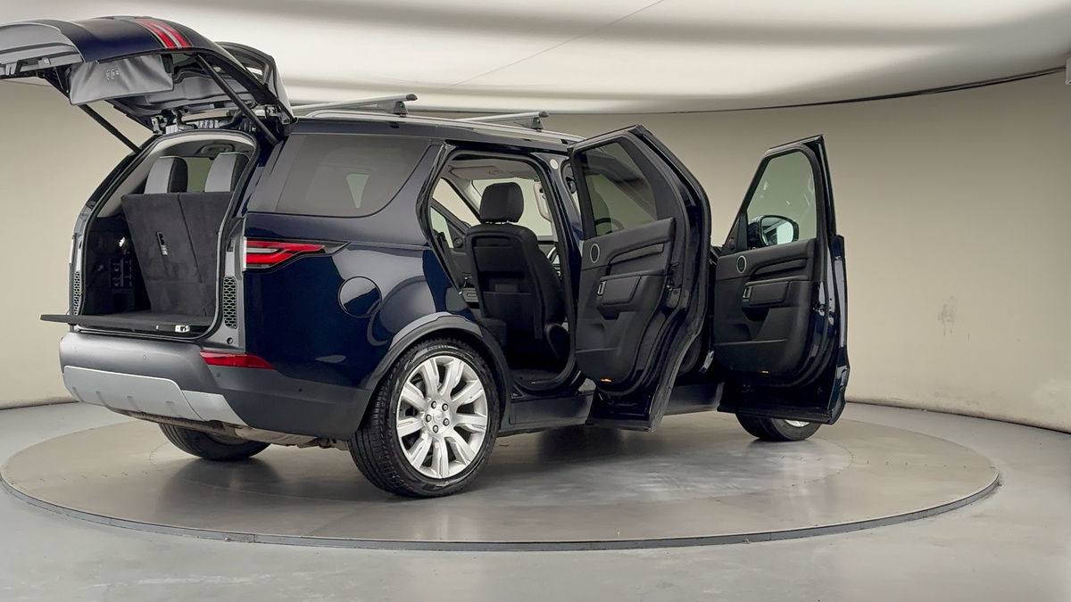 More views of Land Rover Discovery