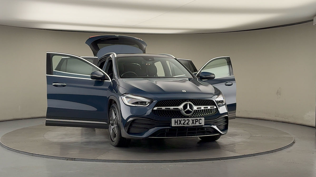 More views of Mercedes-Benz GLA