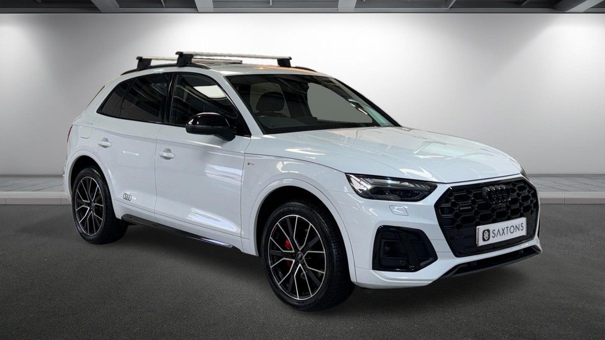 Audi Q5 Sticky Header Image