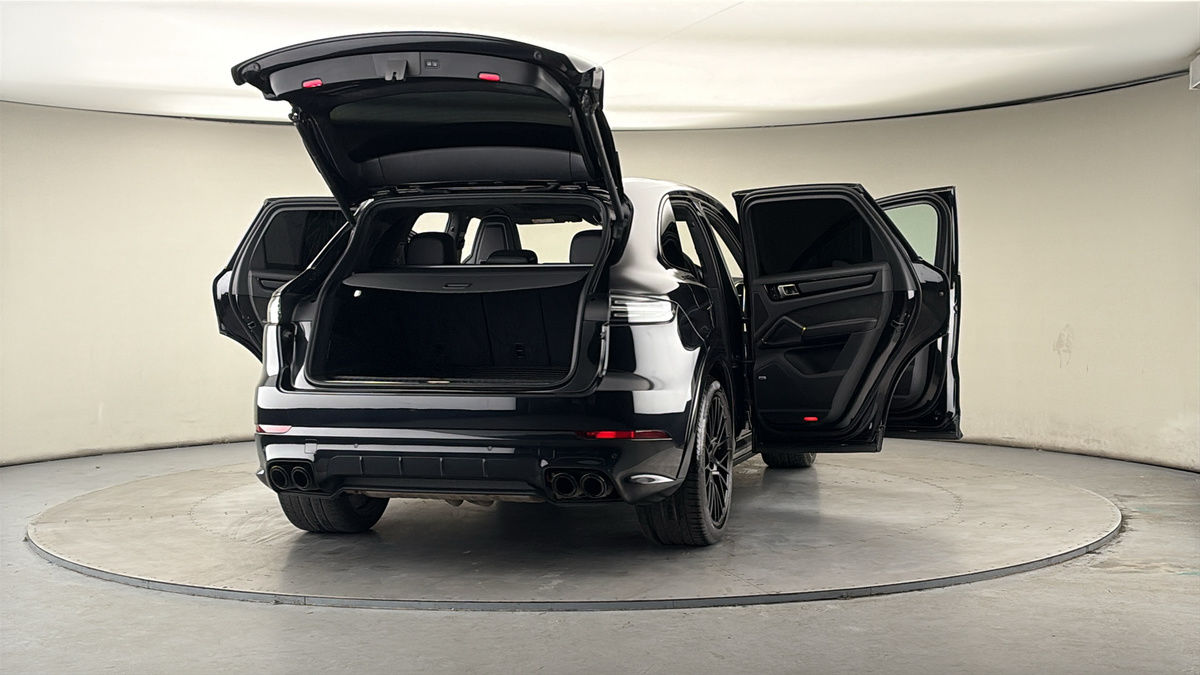 More views of Porsche Cayenne