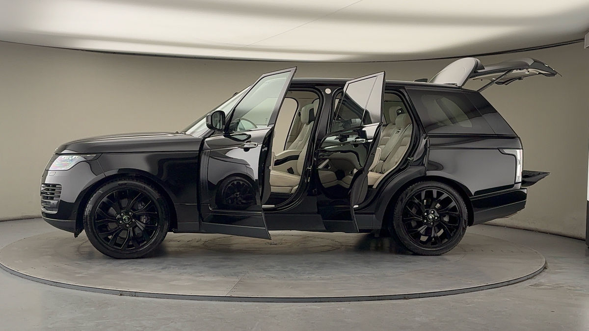 More views of Land Rover Range Rover