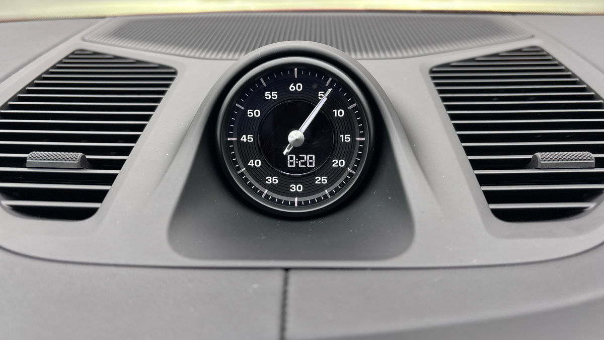 Porsche Cayenne Image 25