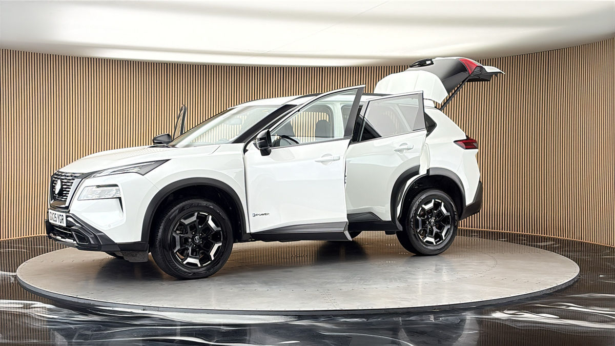 More views of Nissan X-Trail