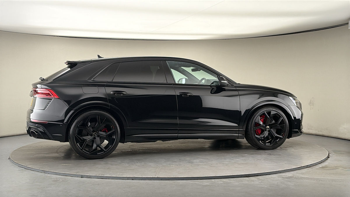 More views of Audi RSQ8