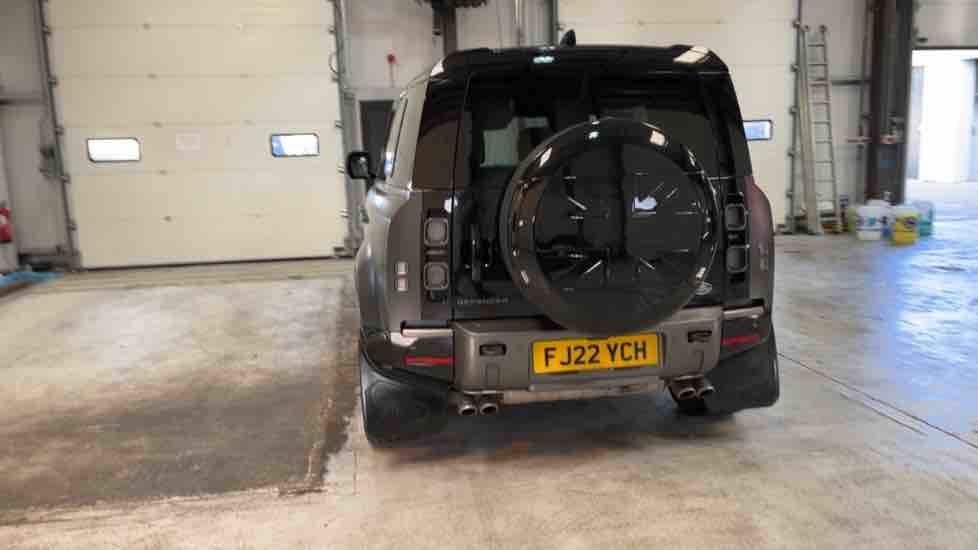 More views of Land Rover Defender 110