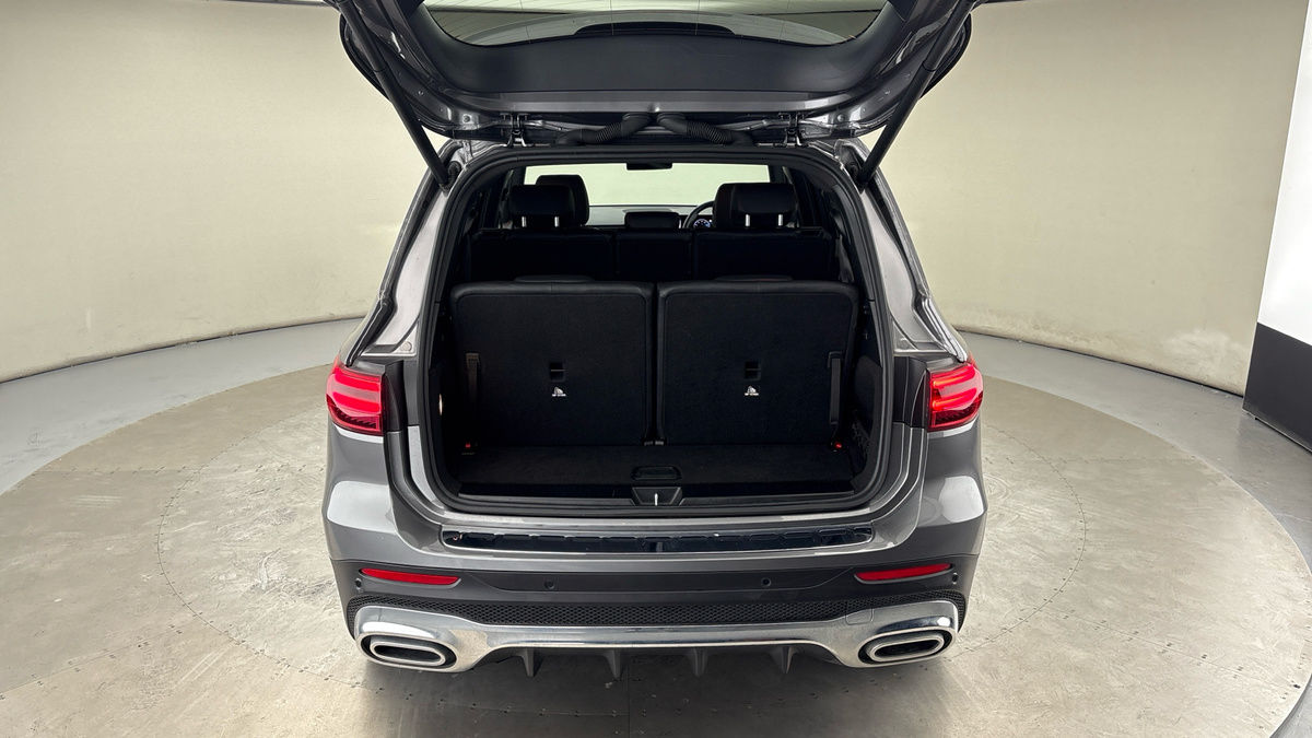 Mercedes-Benz GLB Image 11