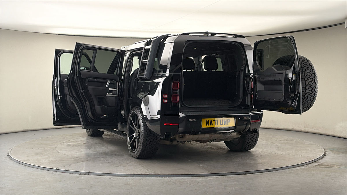 More views of Land Rover Defender 110