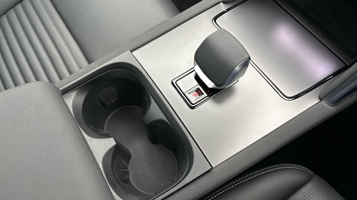 Land Rover Discovery Sport Image 18