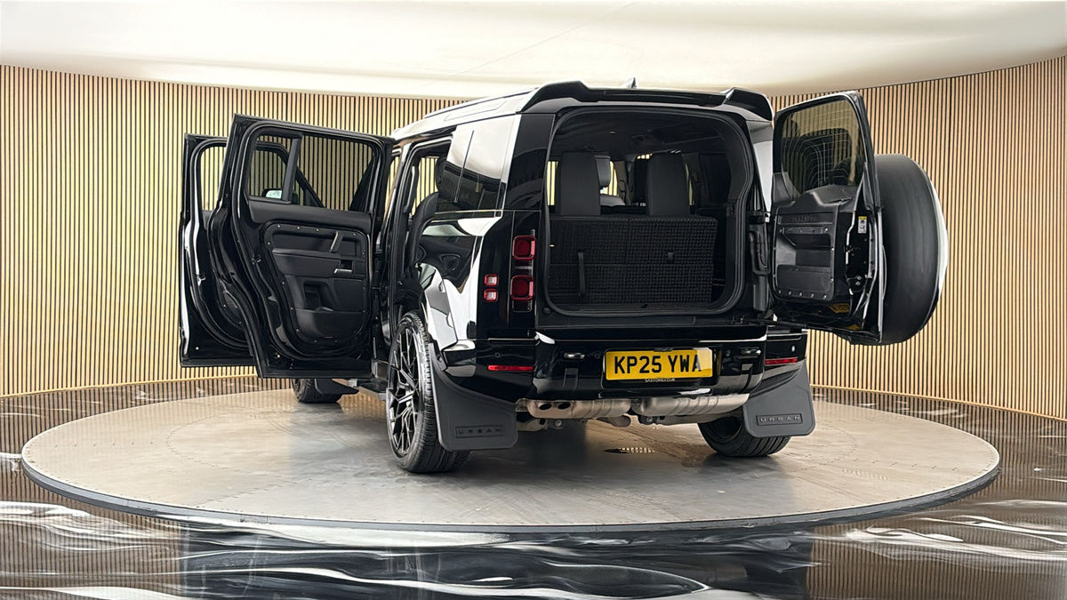 More views of Land Rover Defender 110