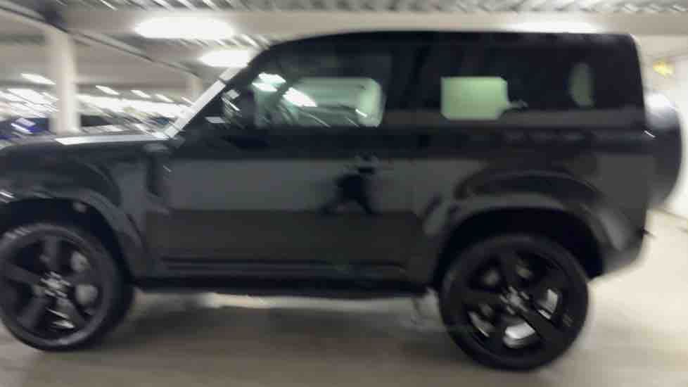 More views of Land Rover Defender 90