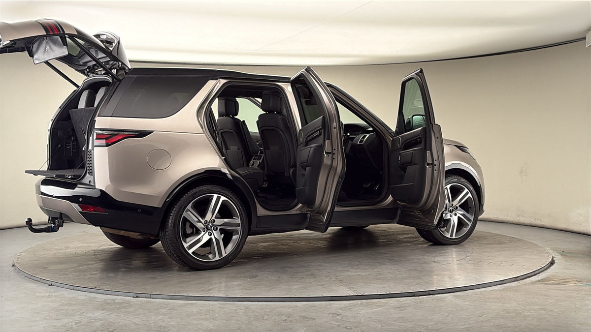 More views of Land Rover Discovery