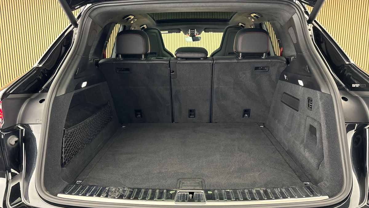 Porsche Cayenne Image 11
