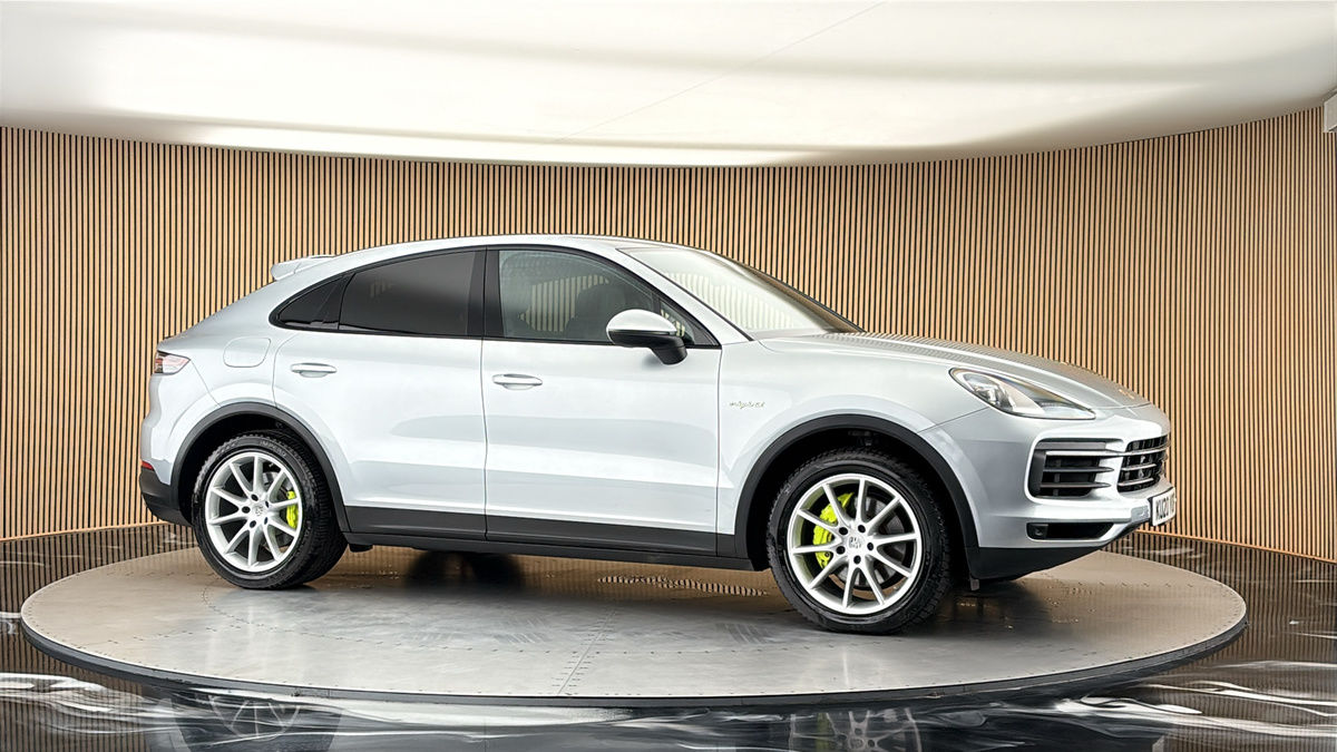 More views of Porsche Cayenne