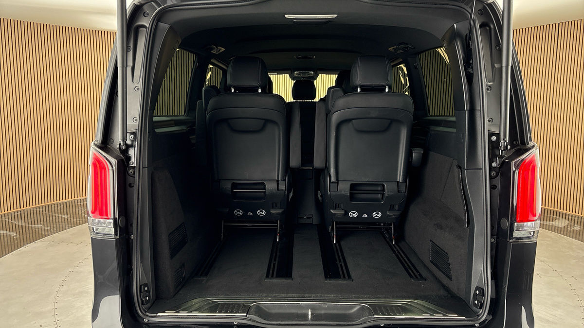 Mercedes-Benz V Class Image 11