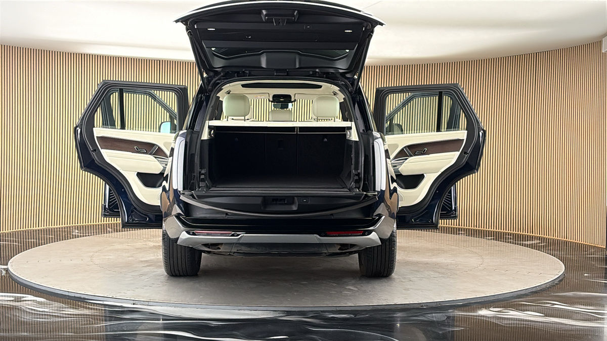 More views of Land Rover Range Rover