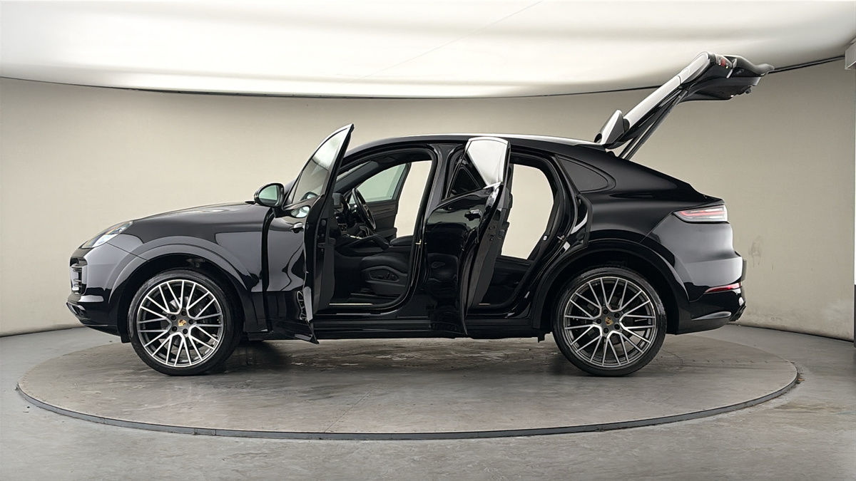 More views of Porsche Cayenne