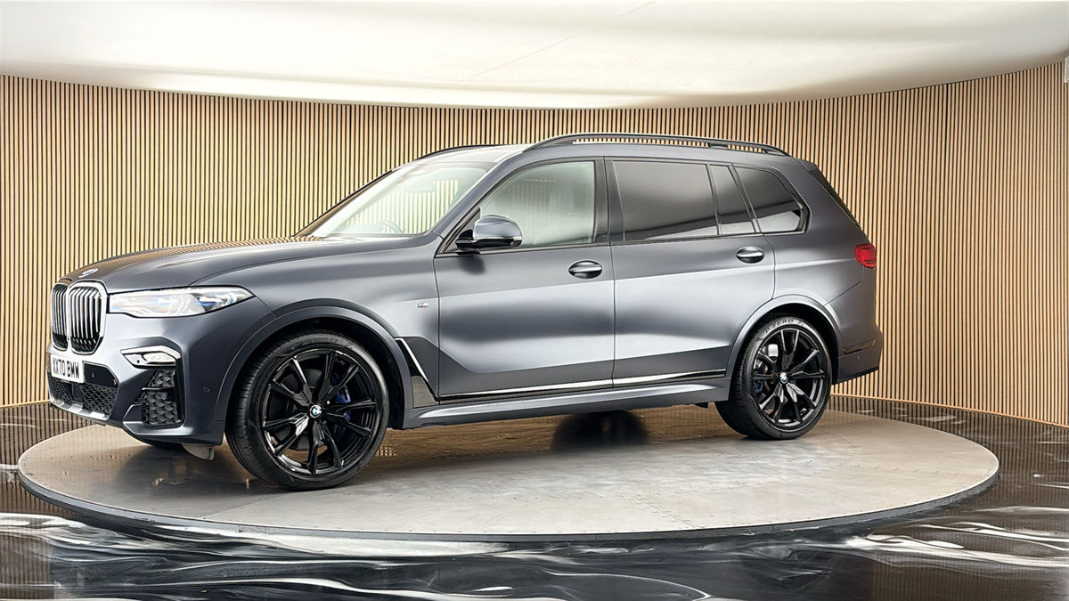 More views of BMW X7