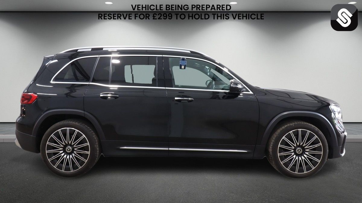 Mercedes-Benz GLB Image 5
