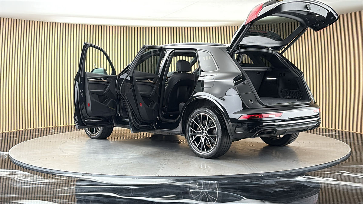 More views of Audi Q5