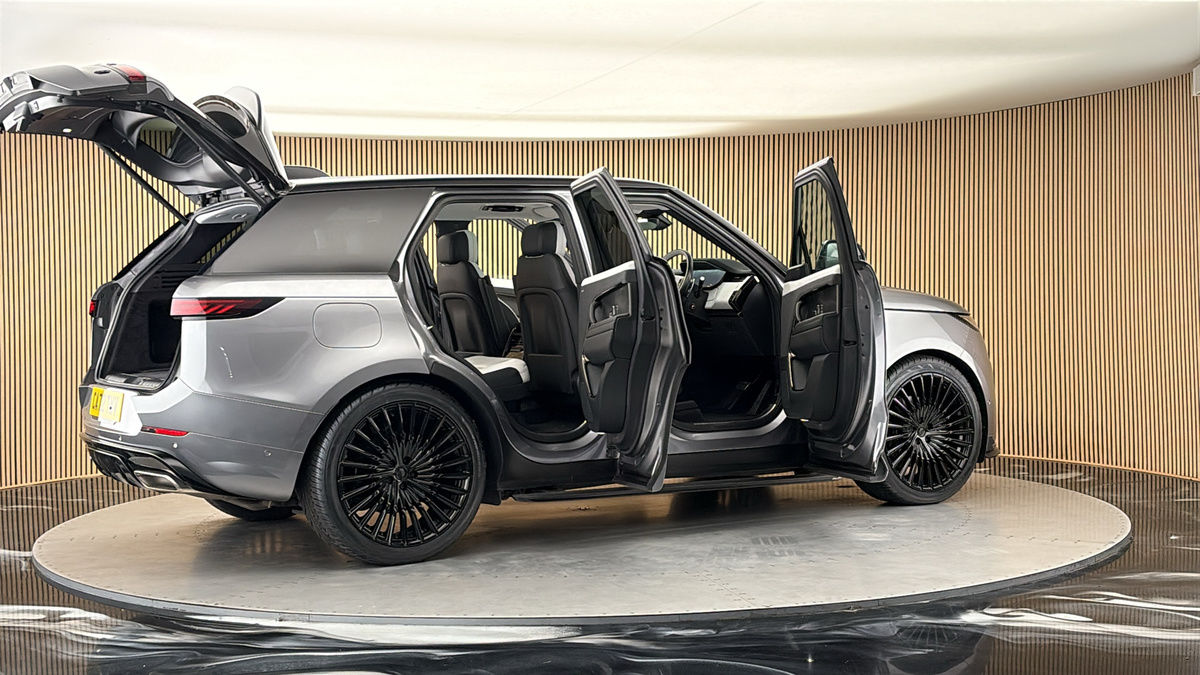 More views of Land Rover Range Rover Sport