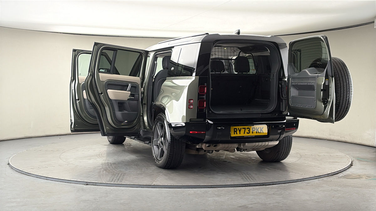 More views of Land Rover Defender 110