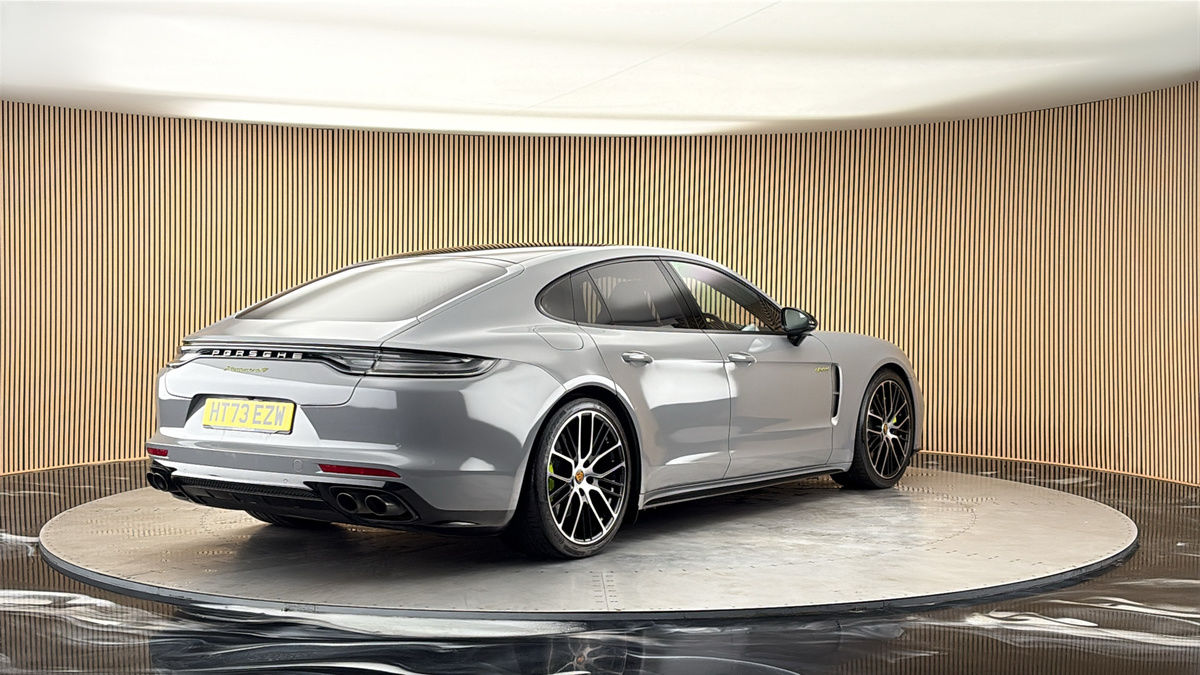 More views of Porsche Panamera