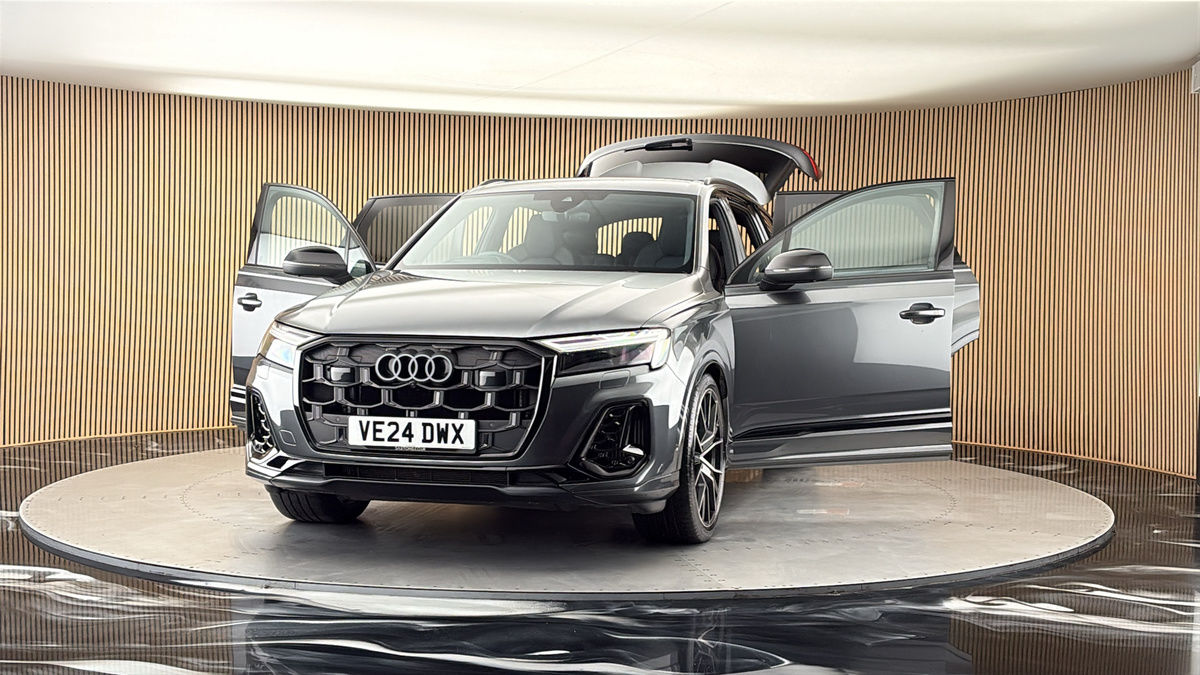 More views of Audi SQ7