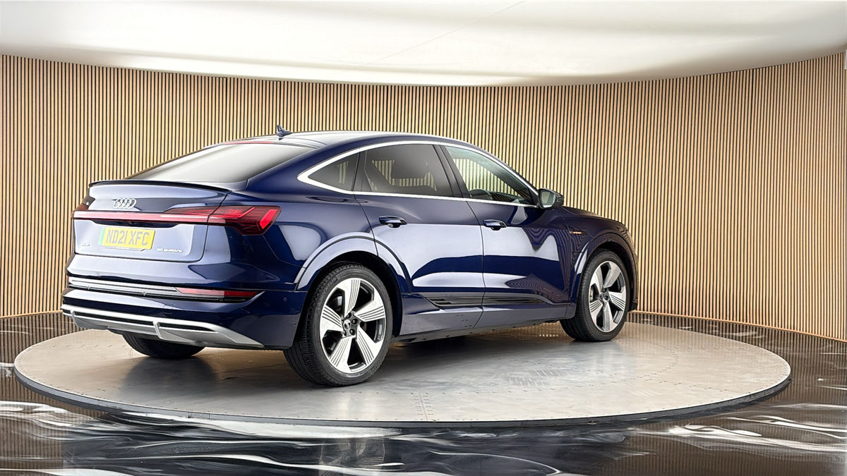 Audi e-tron Image 22