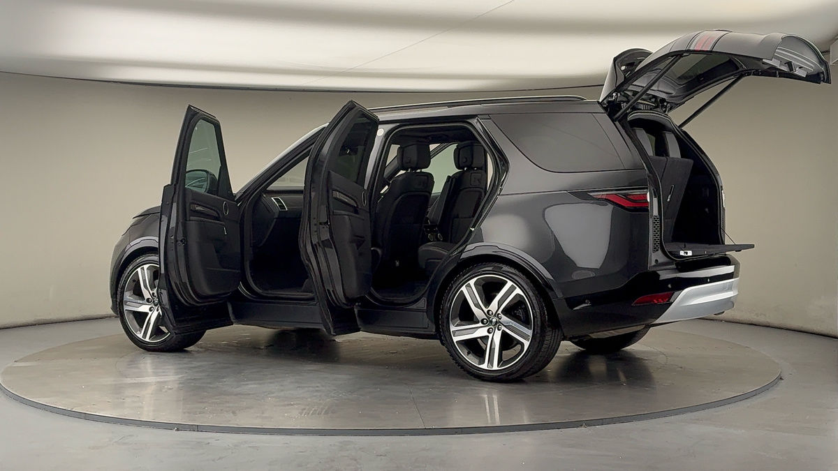 More views of Land Rover Discovery