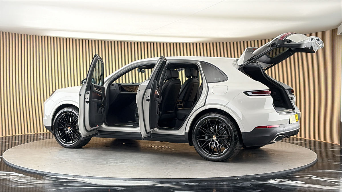 More views of Porsche Cayenne