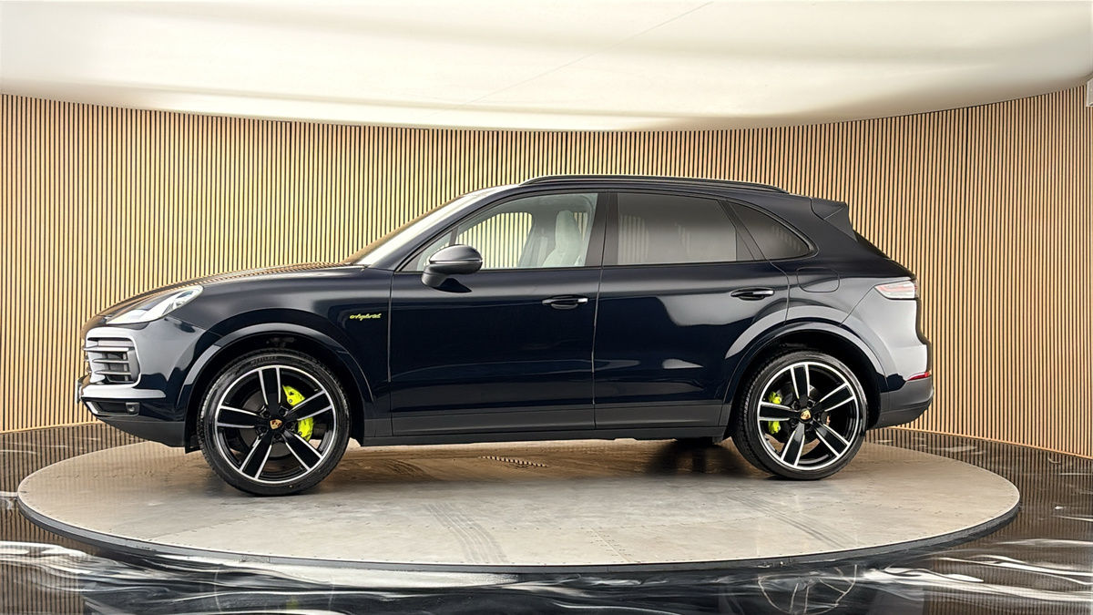 More views of Porsche Cayenne
