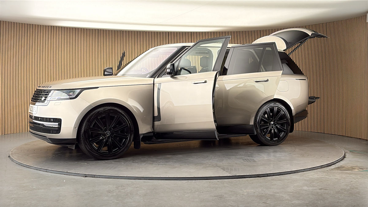 More views of Land Rover Range Rover