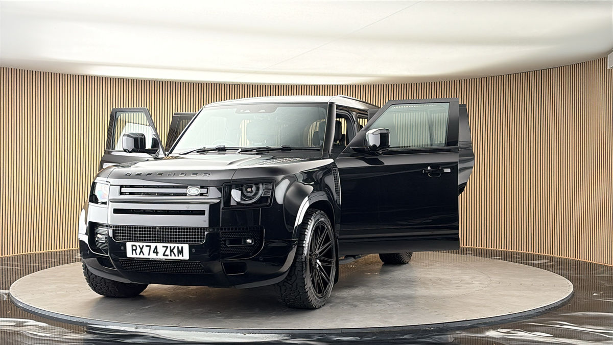 More views of Land Rover Defender 110