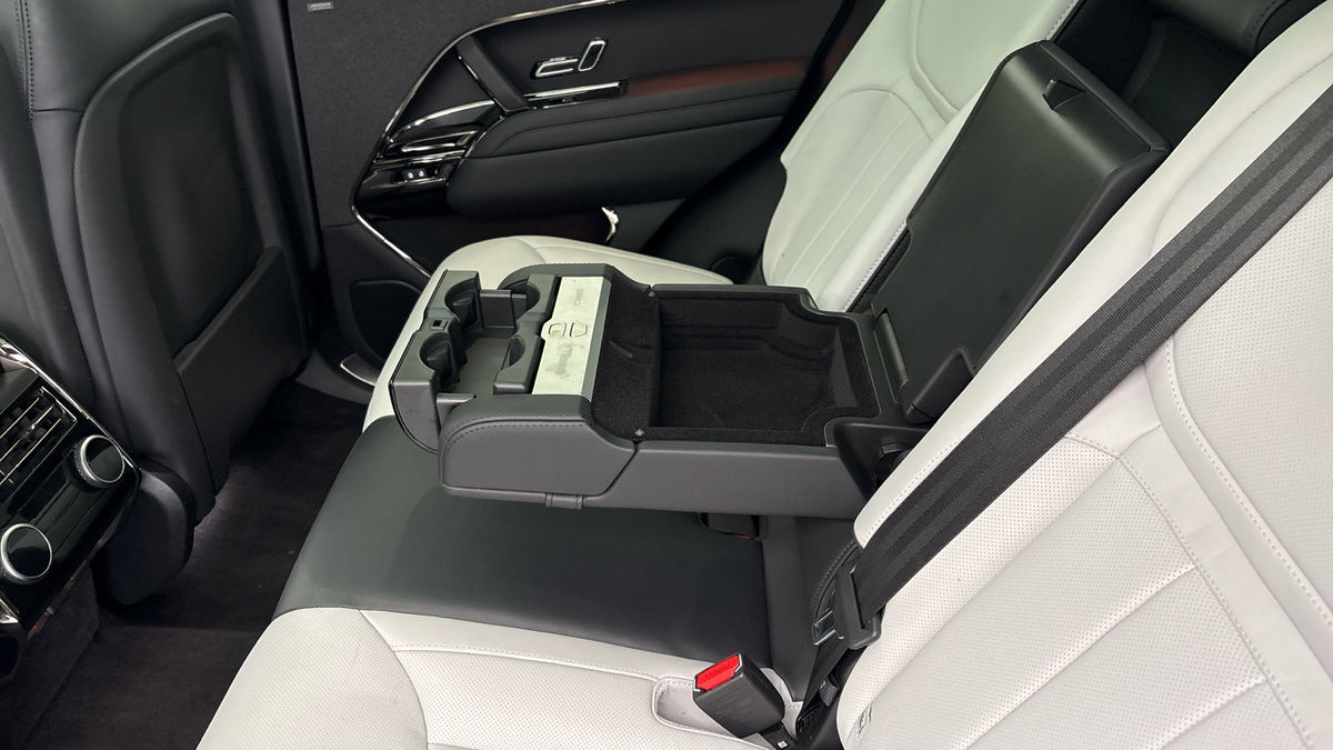Land Rover Range Rover Sport Image 9