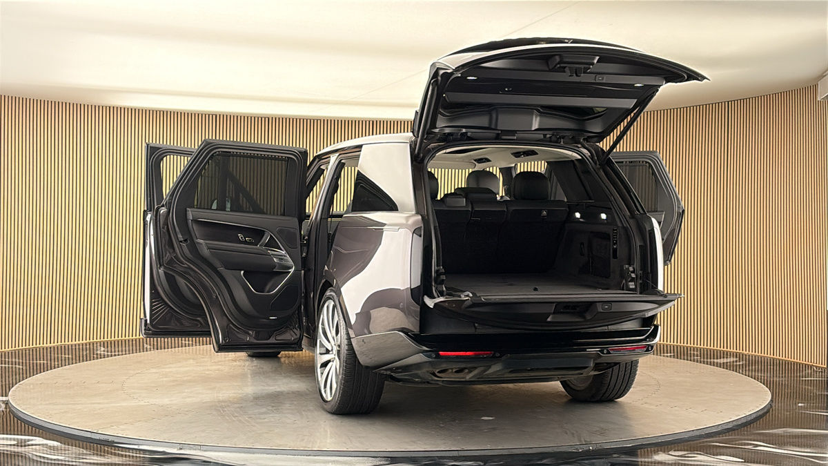 More views of Land Rover Range Rover
