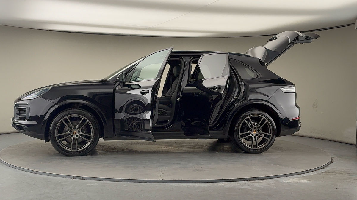 More views of Porsche Cayenne