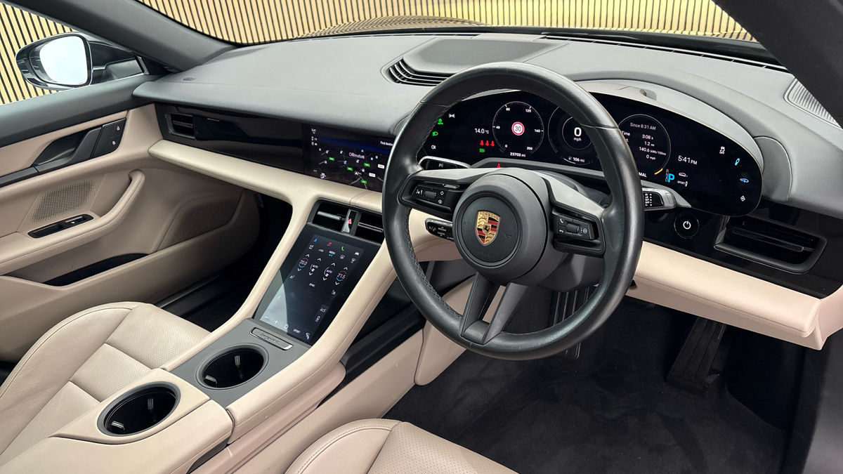 Porsche Taycan Image 5