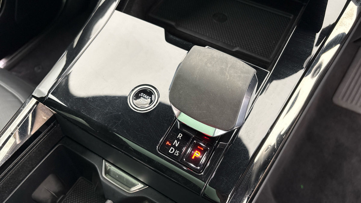 Land Rover Range Rover Sport Image 25