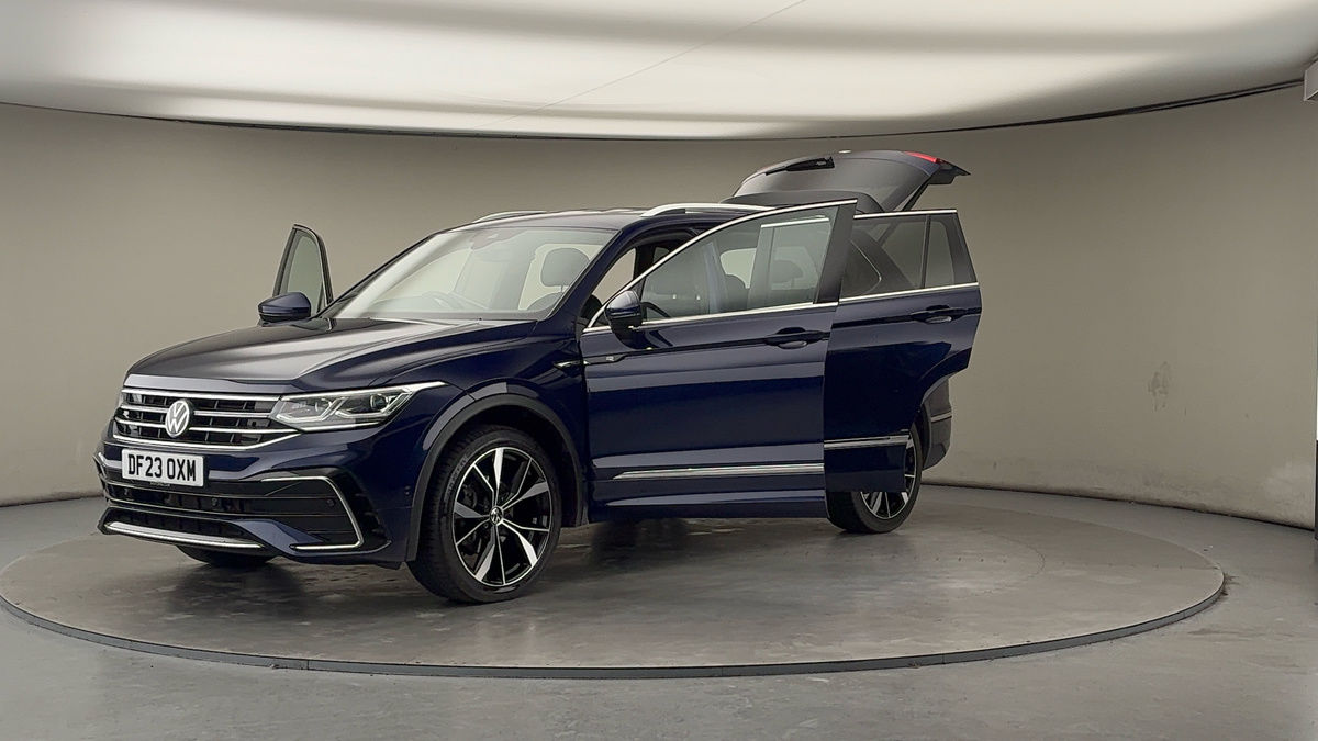 More views of Volkswagen Tiguan Allspace