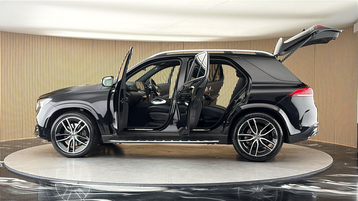 More views of Mercedes-Benz GLE