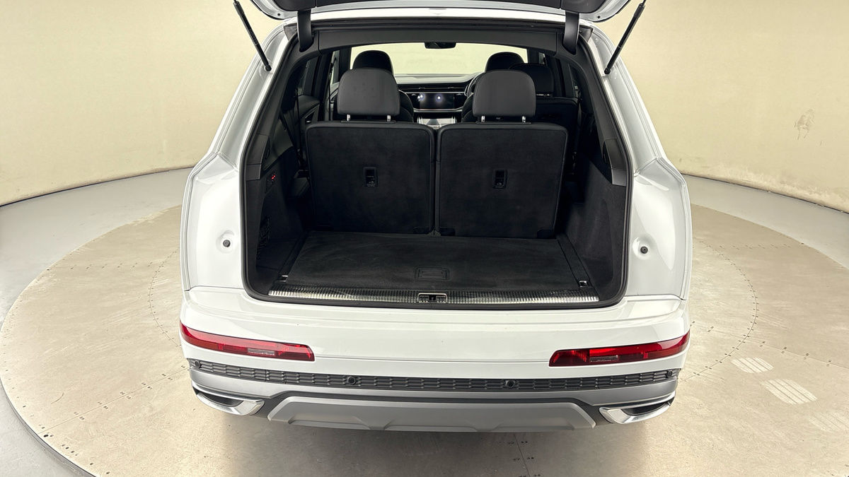 Audi Q7 Image 11