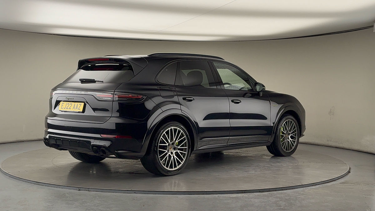 Porsche Cayenne Image 21