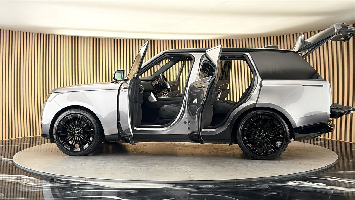 More views of Land Rover Range Rover