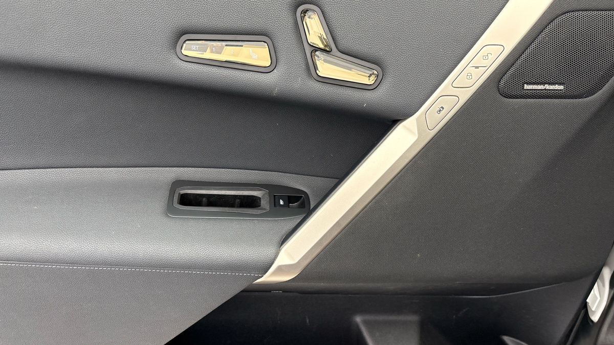 BMW iX Image 19