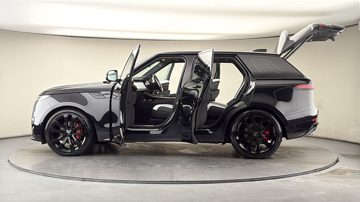 More views of Land Rover Range Rover Sport