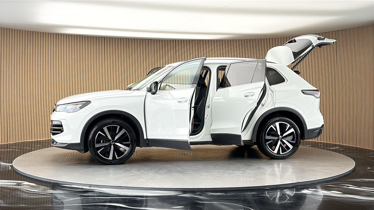 More views of Volkswagen Tiguan