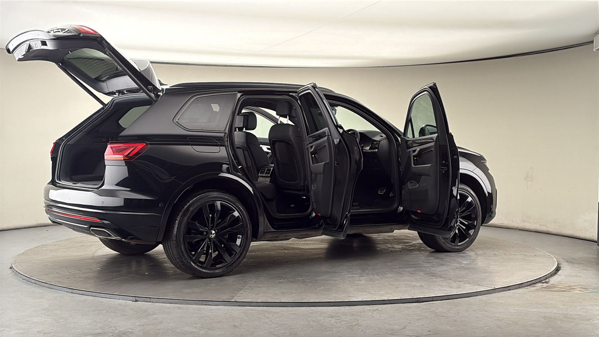 More views of Volkswagen Touareg